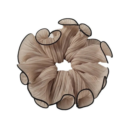 Bloom Twist Scrunchie - April - It Girl Vibe