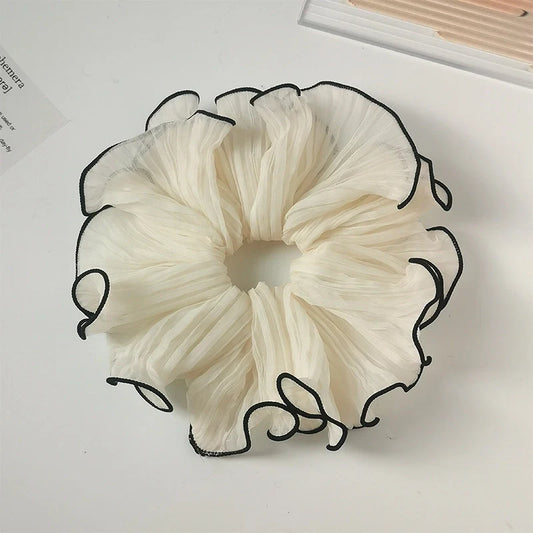 Bloom Twist Scrunchie - April - It Girl Vibe